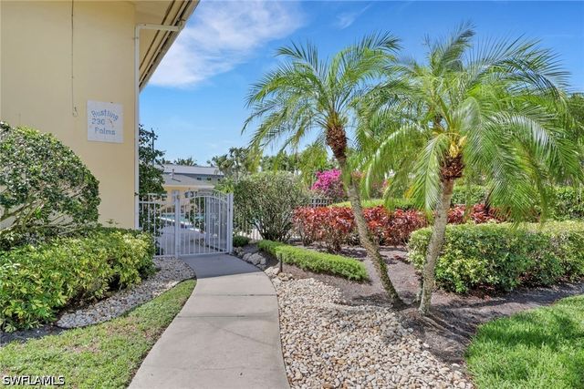 230 3rd AVE S 4, Naples, FL 34102