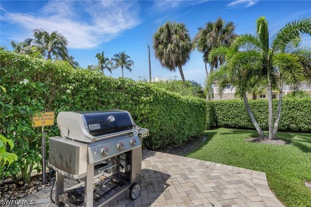 230 3rd AVE S 4, Naples, FL 34102