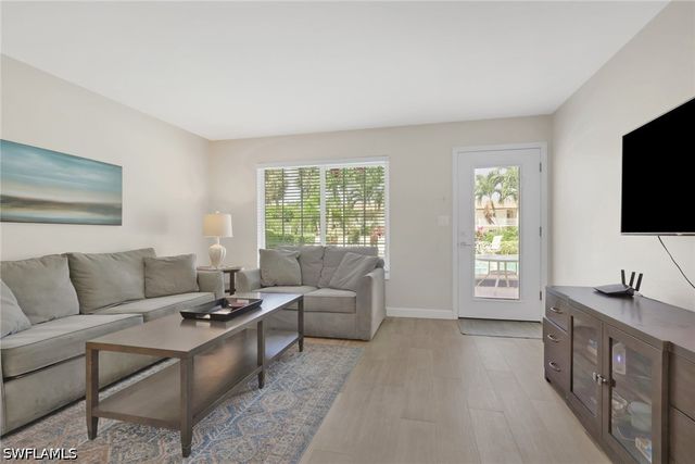 230 3rd AVE S 4, Naples, FL 34102