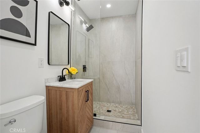 13907 13909 Wyandotte Street, Van Nuys, CA 91405