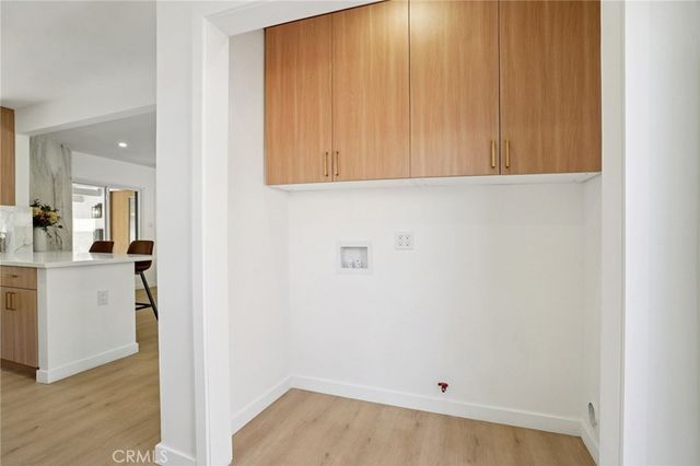 13907 13909 Wyandotte Street, Van Nuys, CA 91405