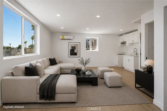 13907 13909 Wyandotte Street, Van Nuys, CA 91405