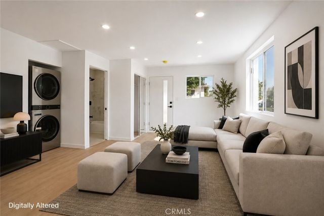13907 13909 Wyandotte Street, Van Nuys, CA 91405