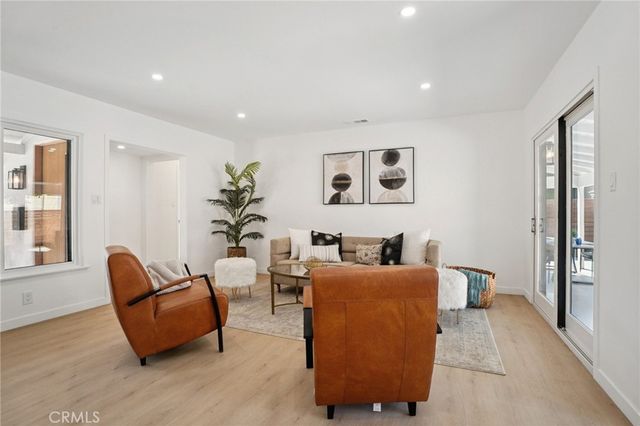 13907 13909 Wyandotte Street, Van Nuys, CA 91405