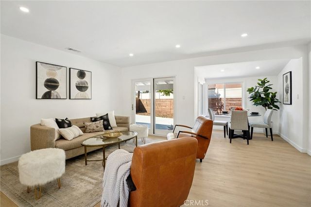 13907 13909 Wyandotte Street, Van Nuys, CA 91405