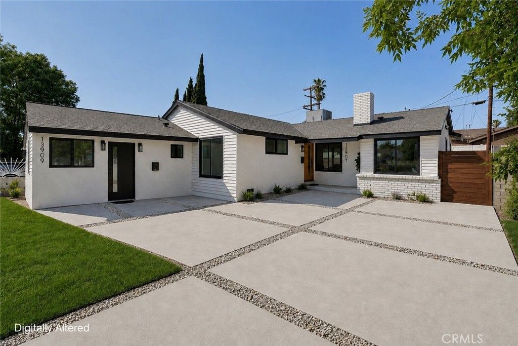 13907 13909 Wyandotte Street, Van Nuys, CA 91405