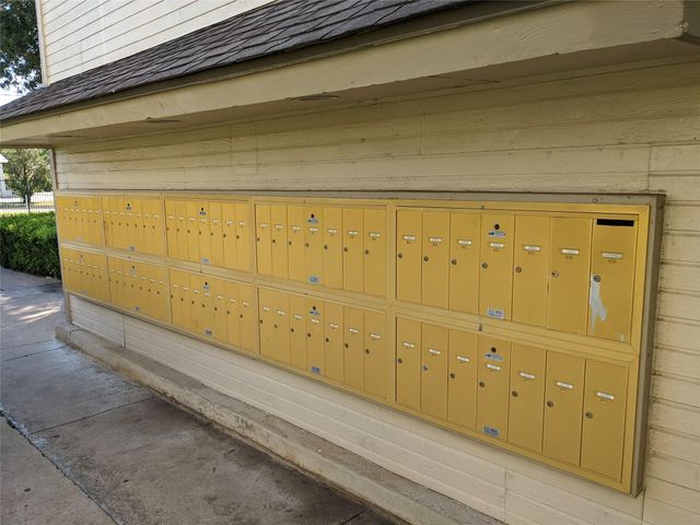 2500 Burleson RD 615, Austin, TX 78741