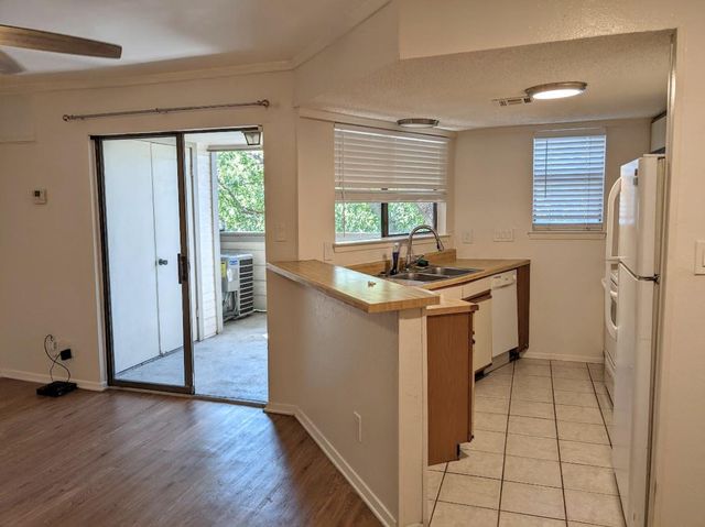 2500 Burleson RD 615, Austin, TX 78741