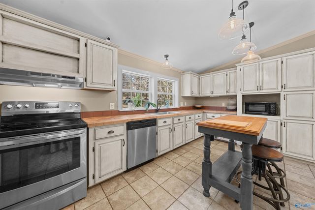 249 Laurel Lane, Gurley, AL 35748