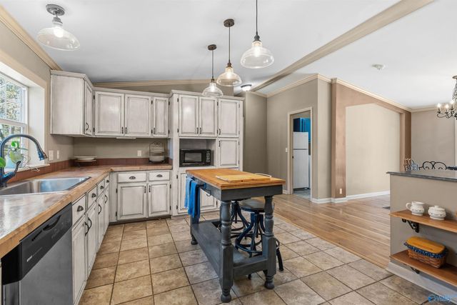 249 Laurel Lane, Gurley, AL 35748