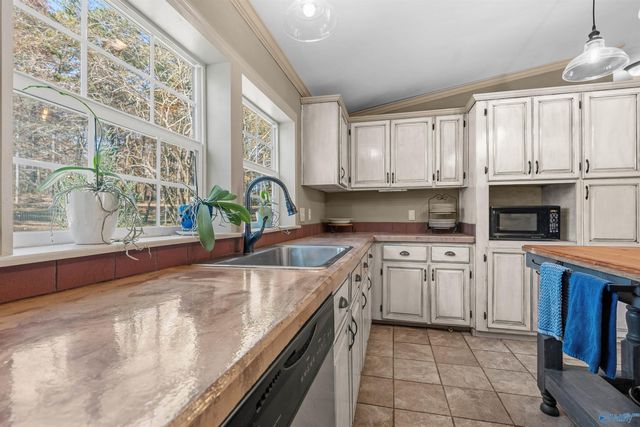 249 Laurel Lane, Gurley, AL 35748