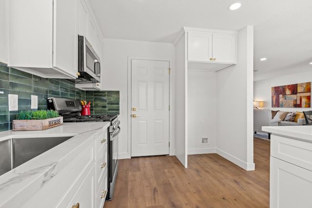 304 Brentwood Dr, Roseville, CA 95678