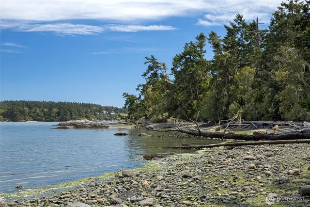 16 Bayshore Road, Friday Harbor, WA 98250