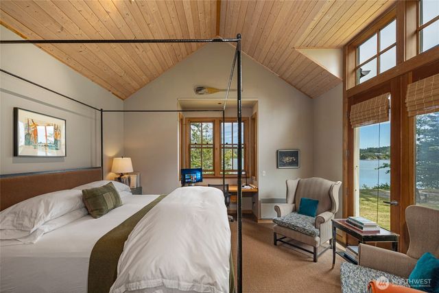 16 Bayshore Road, Friday Harbor, WA 98250