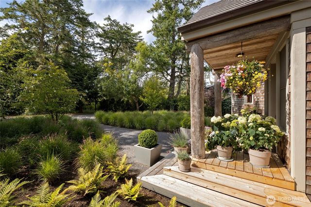 16 Bayshore Road, Friday Harbor, WA 98250