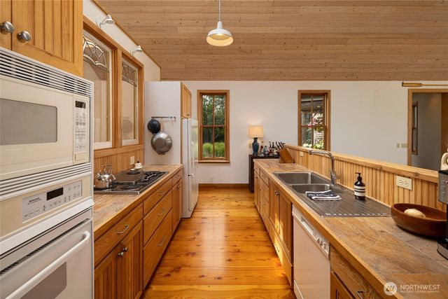 16 Bayshore Road, Friday Harbor, WA 98250