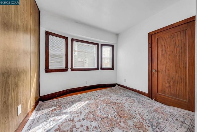 2628 2628 Logan St, Oakland, CA 94601