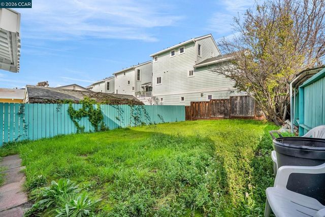 2628 2628 Logan St, Oakland, CA 94601