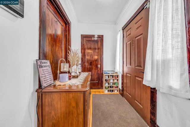 2628 2628 Logan St, Oakland, CA 94601