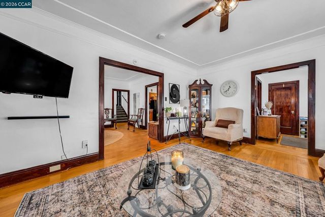 2628 2628 Logan St, Oakland, CA 94601