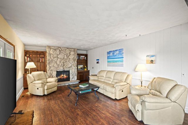 6624 Chestnut Circle, Windsor, WI 53598