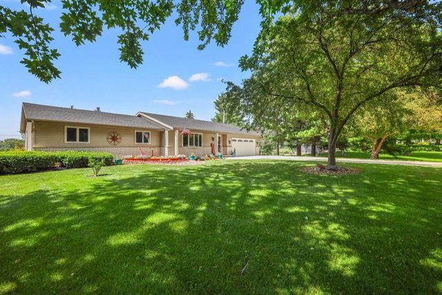 6624 Chestnut Circle, Windsor, WI 53598