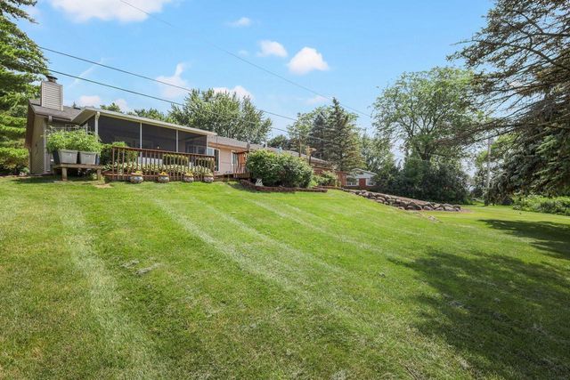 6624 Chestnut Circle, Windsor, WI 53598