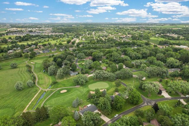 6624 Chestnut Circle, Windsor, WI 53598