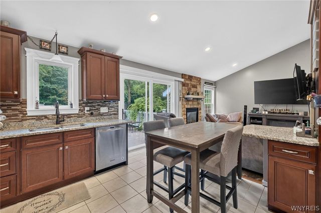 11622 East Avenue, Marilla, NY 14102