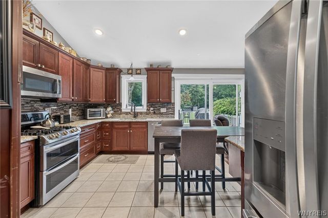 11622 East Avenue, Marilla, NY 14102