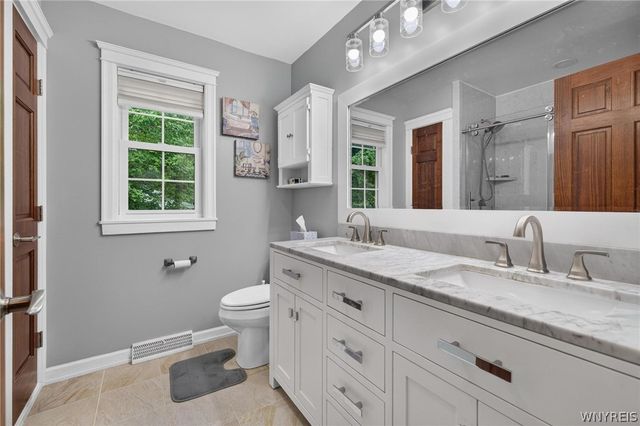 11622 East Avenue, Marilla, NY 14102