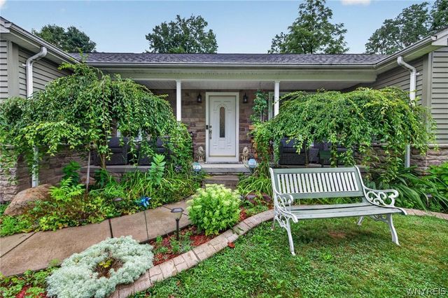 11622 East Avenue, Marilla, NY 14102