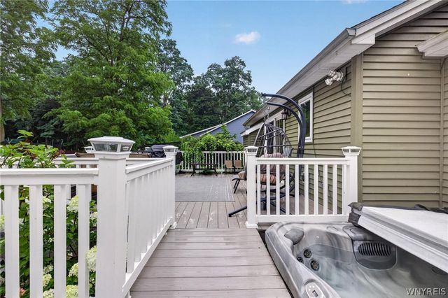 11622 East Avenue, Marilla, NY 14102