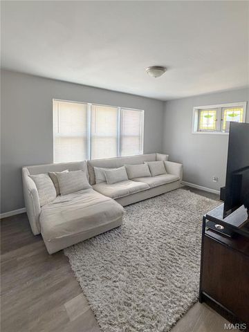 3656 Bates Street, St Louis, MO 63116