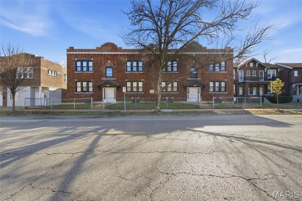 3656 Bates Street, St Louis, MO 63116