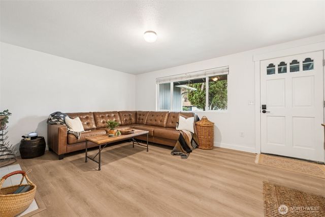 934 Gregory Way SE, Olympia, WA 98513