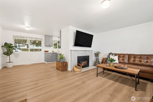 934 Gregory Way SE, Olympia, WA 98513