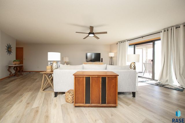 4605 W Custer Ln Lane 305, Sioux Falls, SD 57106