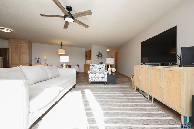 4605 W Custer Ln Lane 305, Sioux Falls, SD 57106