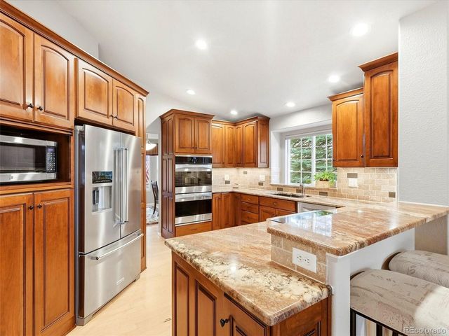 9720 Brook Hill Ct, Lone Tree, CO 80124
