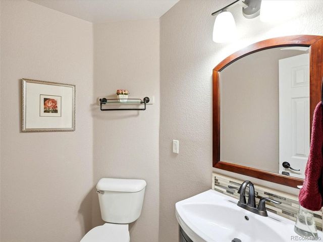 9720 Brook Hill Ct, Lone Tree, CO 80124