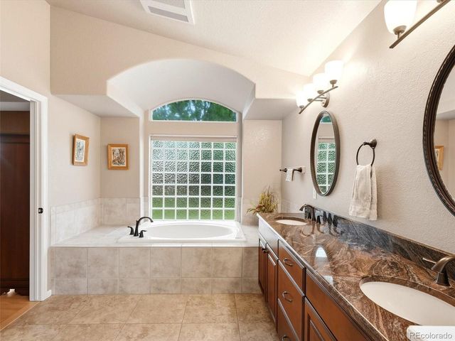 9720 Brook Hill Ct, Lone Tree, CO 80124