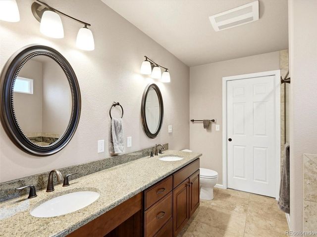 9720 Brook Hill Ct, Lone Tree, CO 80124