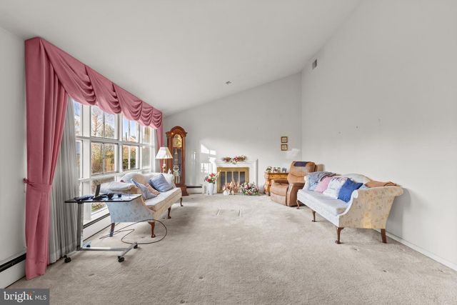 4900 CEDAR LN, Drexel Hill, PA 19026