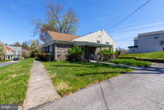 4900 CEDAR LN, Drexel Hill, PA 19026