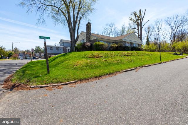 4900 CEDAR LN, Drexel Hill, PA 19026