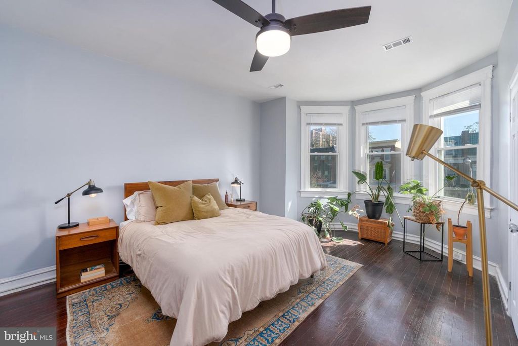 Image 14 of property listing at 2512 BROOKFIELD AVE, Baltimore, MD 21217