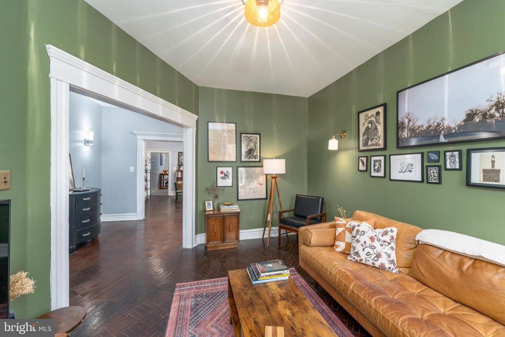 Image 2 of property listing at 2512 BROOKFIELD AVE, Baltimore, MD 21217