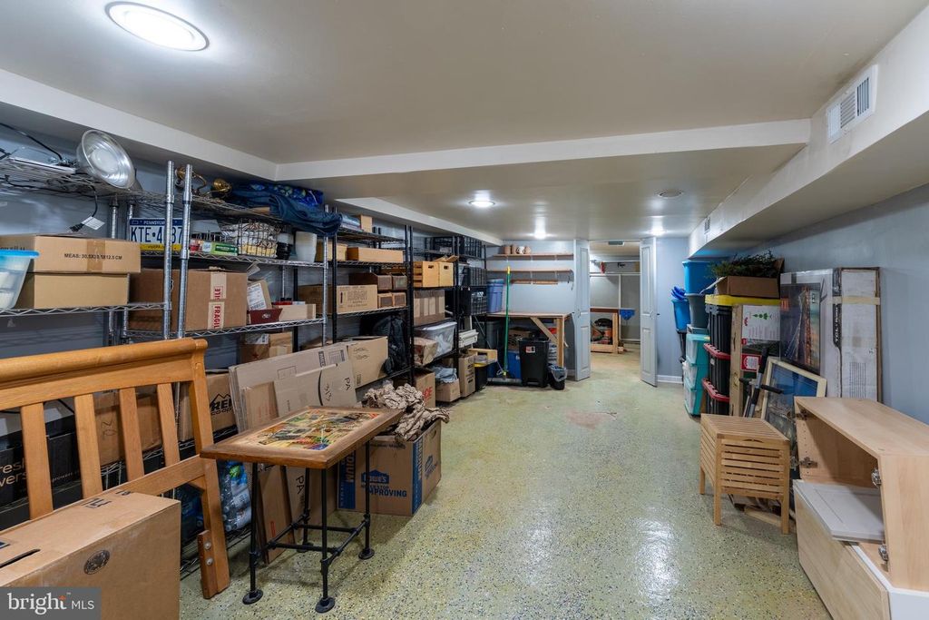 Image 25 of property listing at 2512 BROOKFIELD AVE, Baltimore, MD 21217