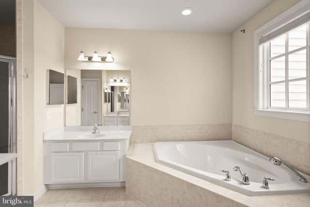 11821 WHITWORTH CANNON LN, Bristow, VA 20136